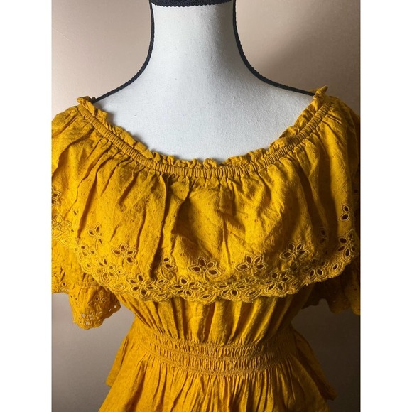 Universal Thread Boho Ruffle Top NWT - Picture 2 of 10